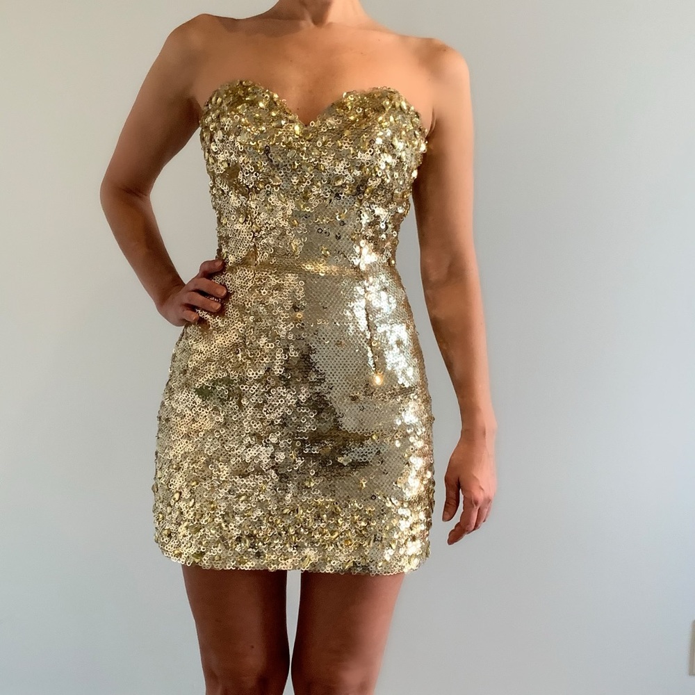 *Last chance* Gold sequinned strapless dress ✨
